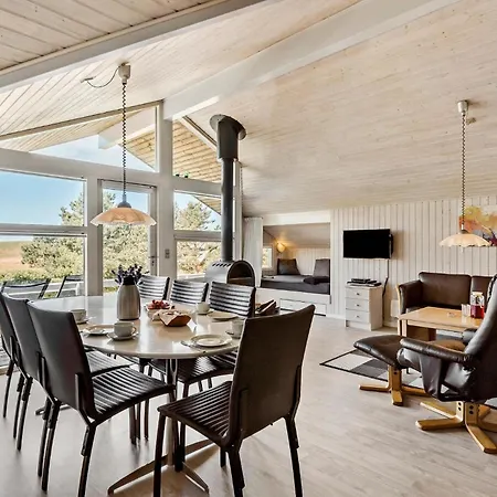 Gorgeous In With House Sea View Feriehus