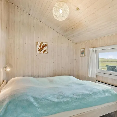 Feriehus Gorgeous In With House Sea View
